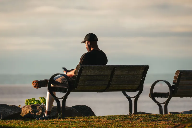 Sunday Night Is Stealing Monday Morning: How Weekend Scrolling Kills Your Best Ideas